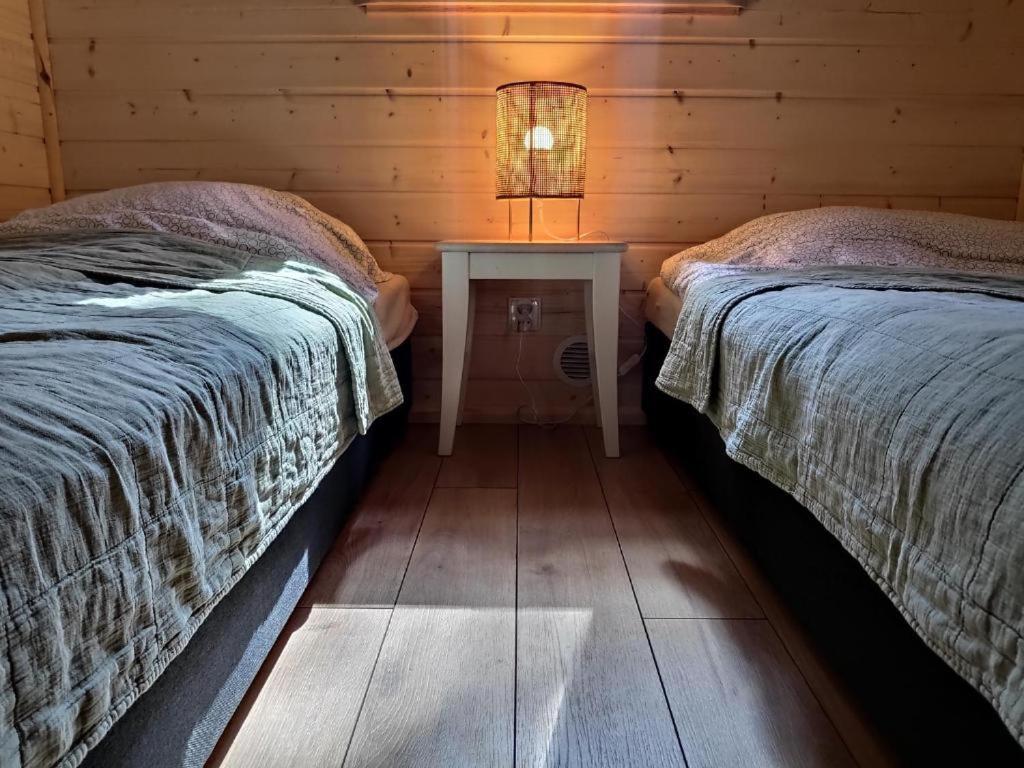 Holiday home Zakatek Wdzydze -domek Nr 7 W Pierwszej Linii Od Jeziora